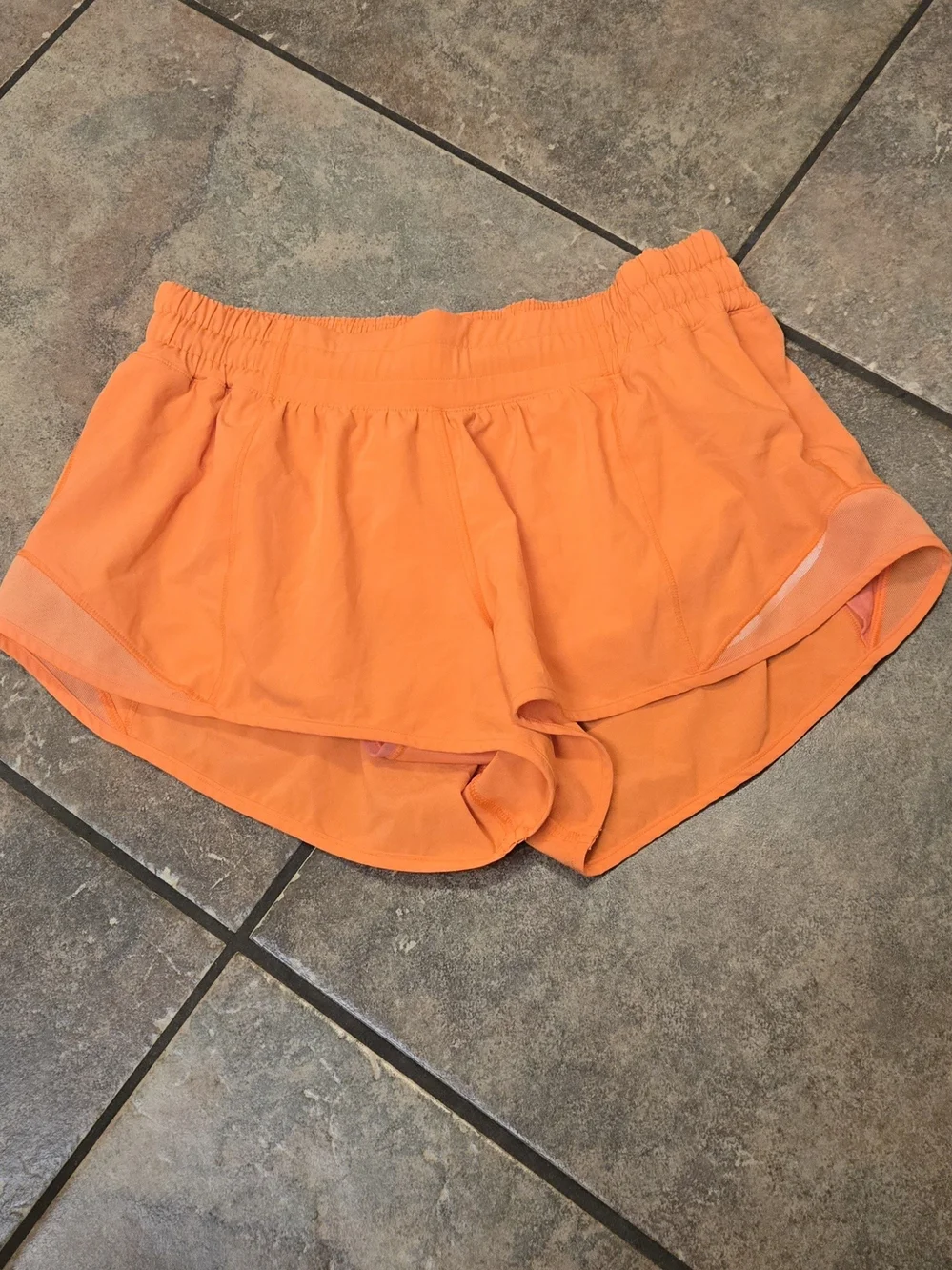 Lululemon Hotty Hot High Rise 2.5” Lined Shorts Bright Orange Size 6